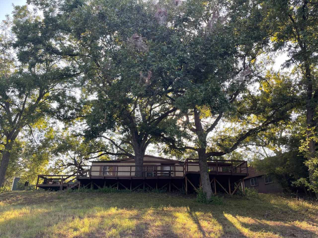 NEW ON MARKET RIVERFRONT // PRICE DROP !!!