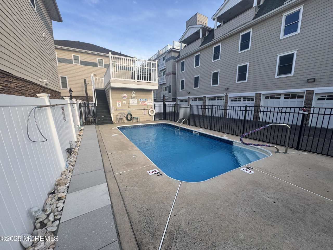 30 Sumner Avenue unit: 3