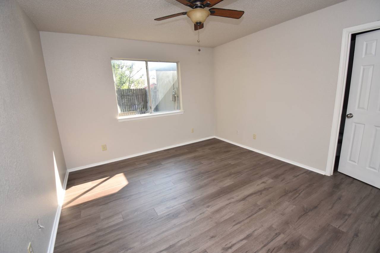 3-2-1 Duplex Pflugerville