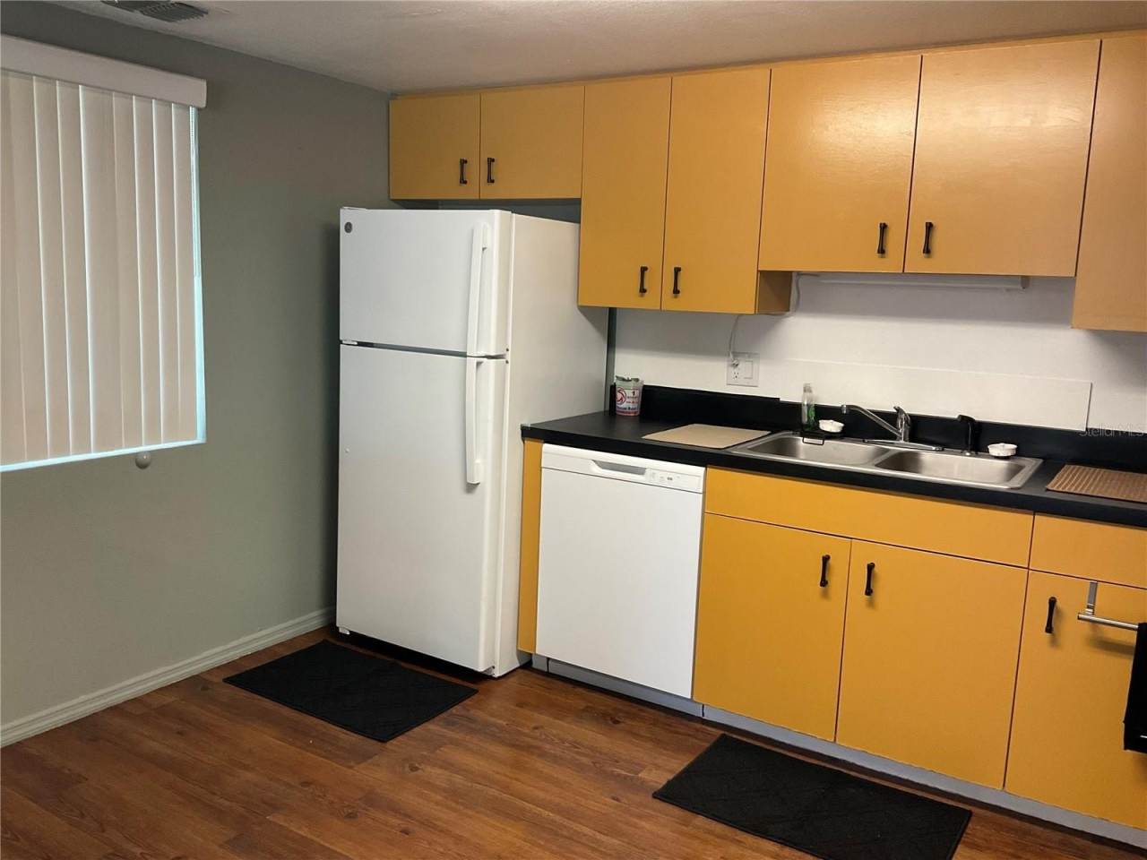 8130 FAIRWAYS CIRCLE