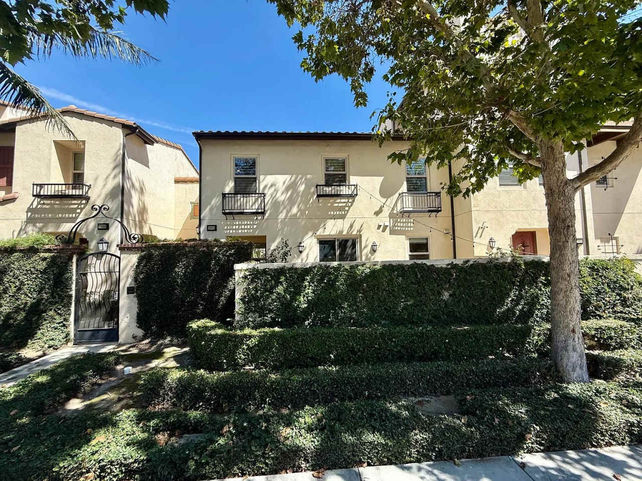 2903 West Edinger Avenue