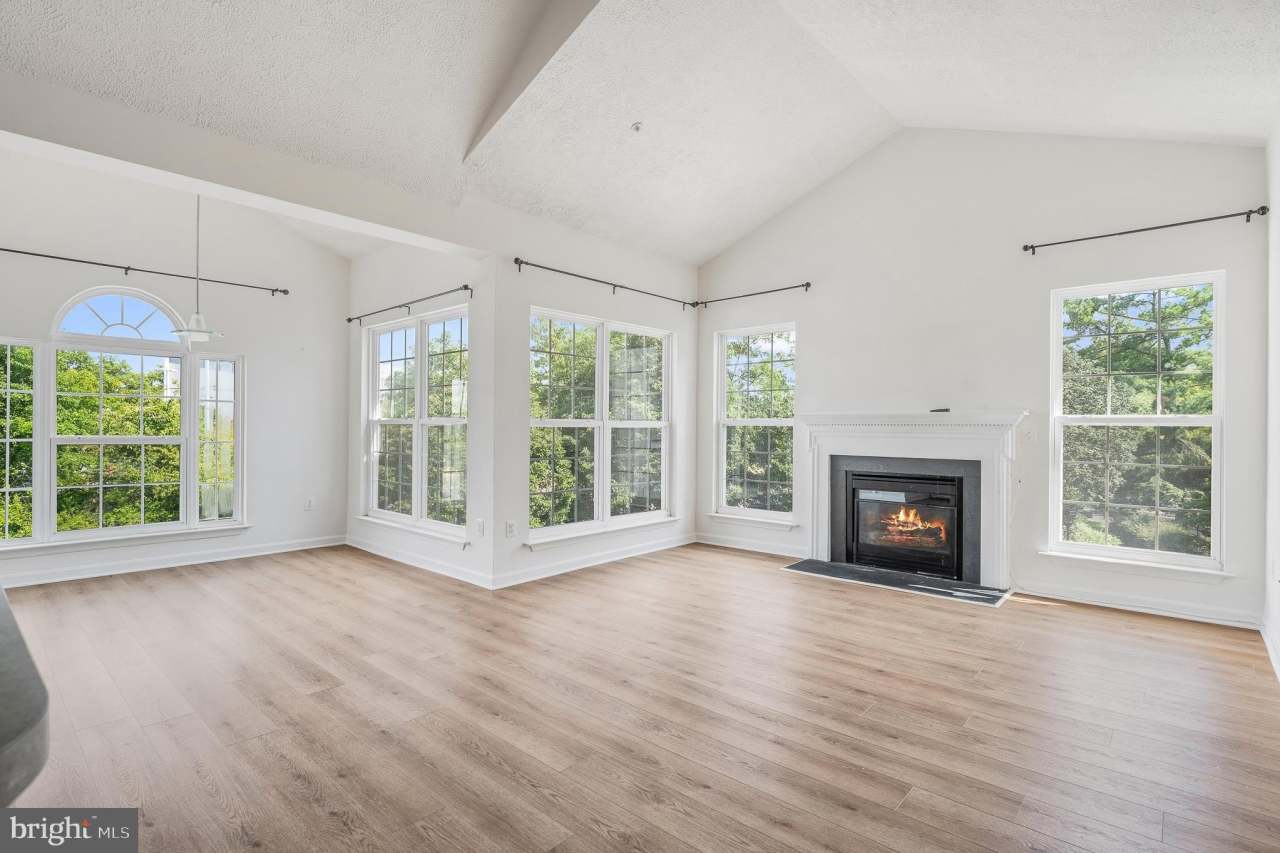 9810 FEATHERTREE TERRACE