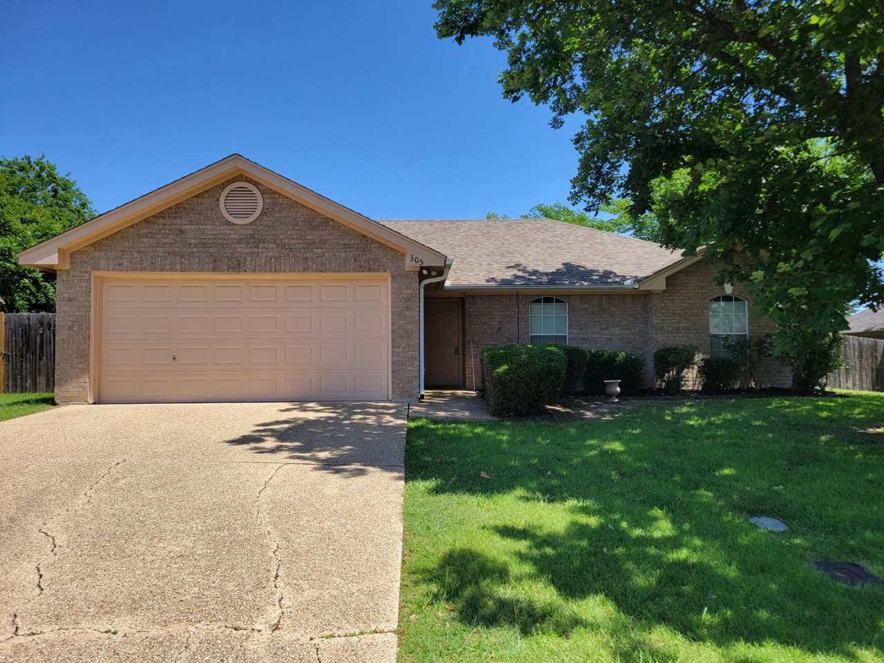 Newly Remodeled 4 BR 2 Bath Next to Harker Heights Community Park!