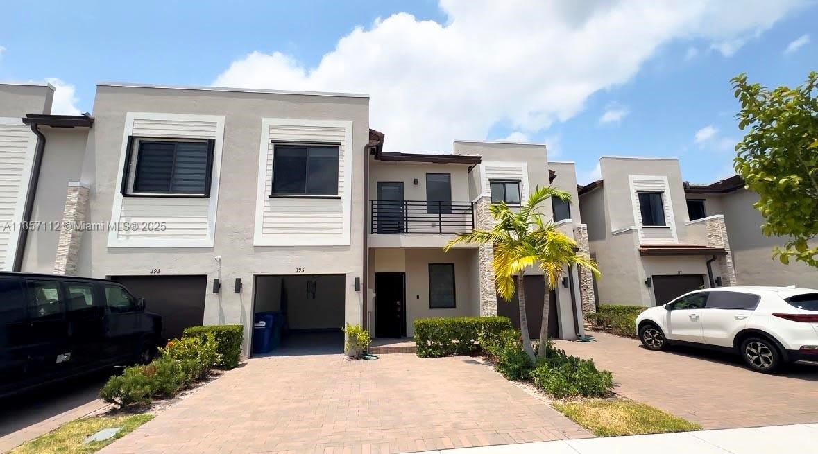 395 NE 211th Ter