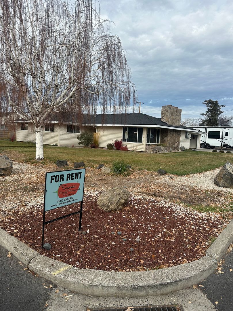 Vintage Character, Modern Finishes! Spacious Home in Prineville!
