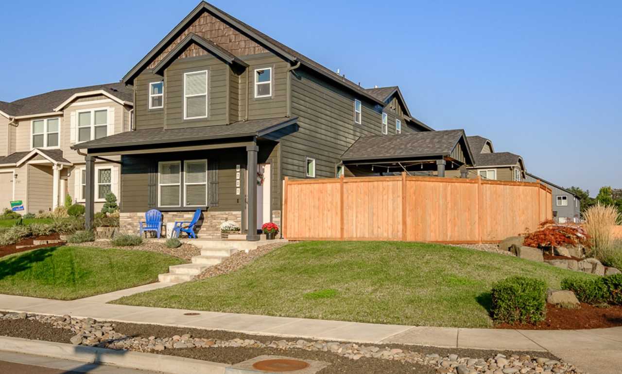 Beautiful 3 Bedroom on Large Corner Lot!