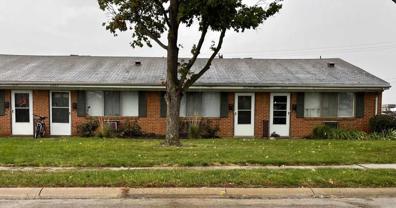 1 bedroom ranch style apartment