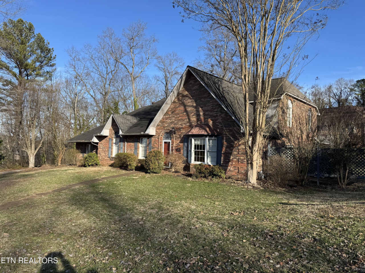 1127 Brentwood Way