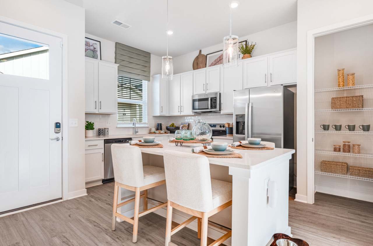 Yardly Laveen Spectrum