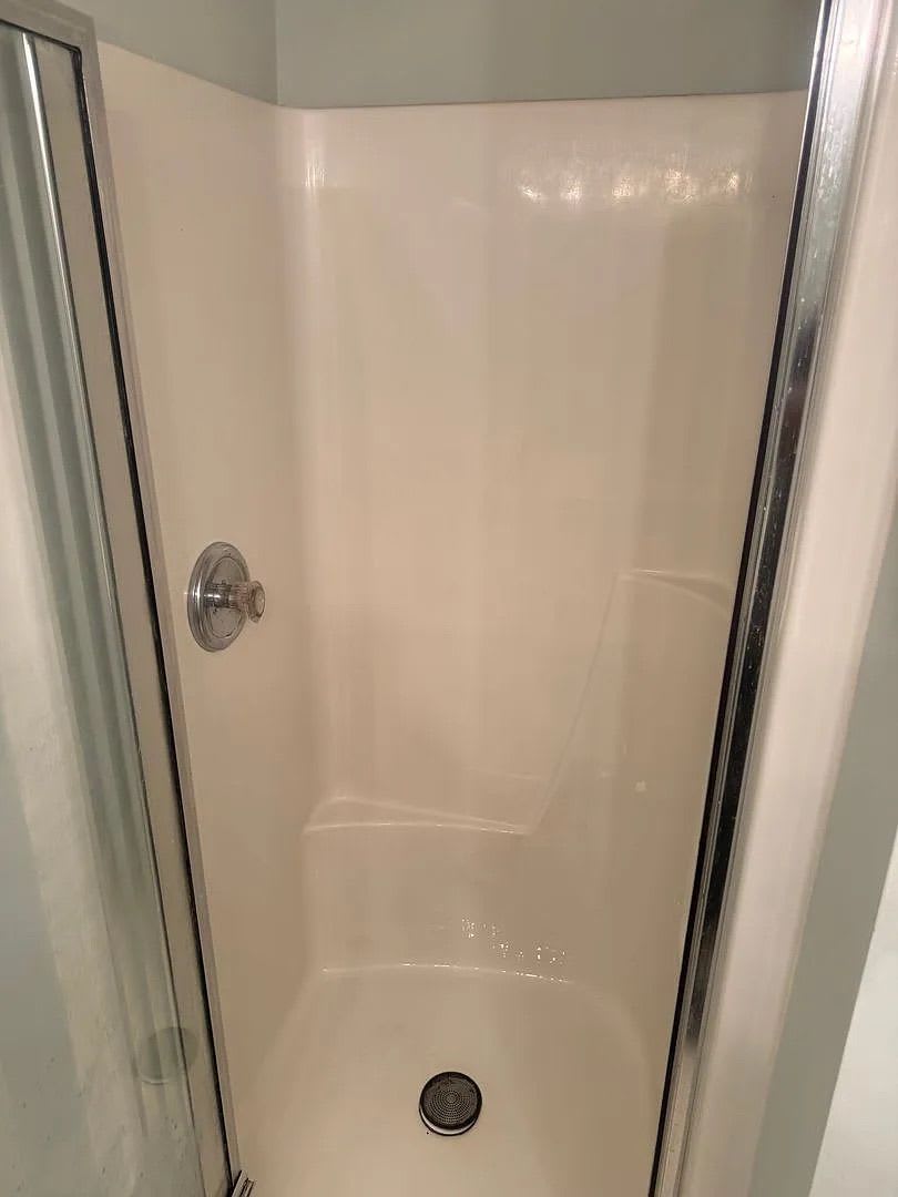 Room in 3 Bedroom Home at Dunford St