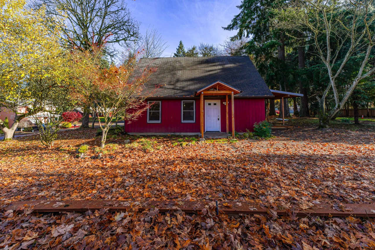 2 Bedroom 1.5 Bath Farm House