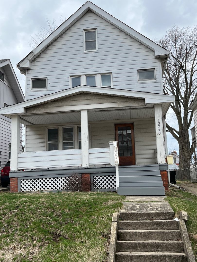 Charming 3-Bedroom Property in Prime Location