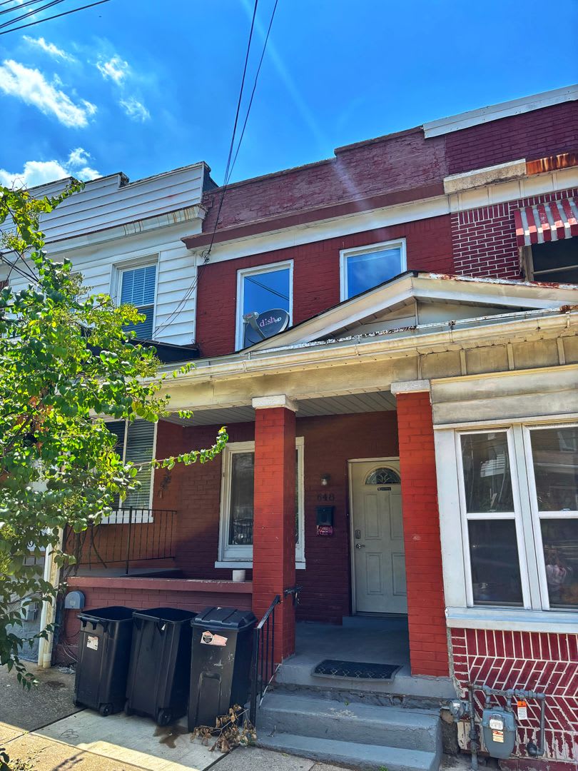 For Rent: 2 Bedroom, 1 Bath House – Available Now!