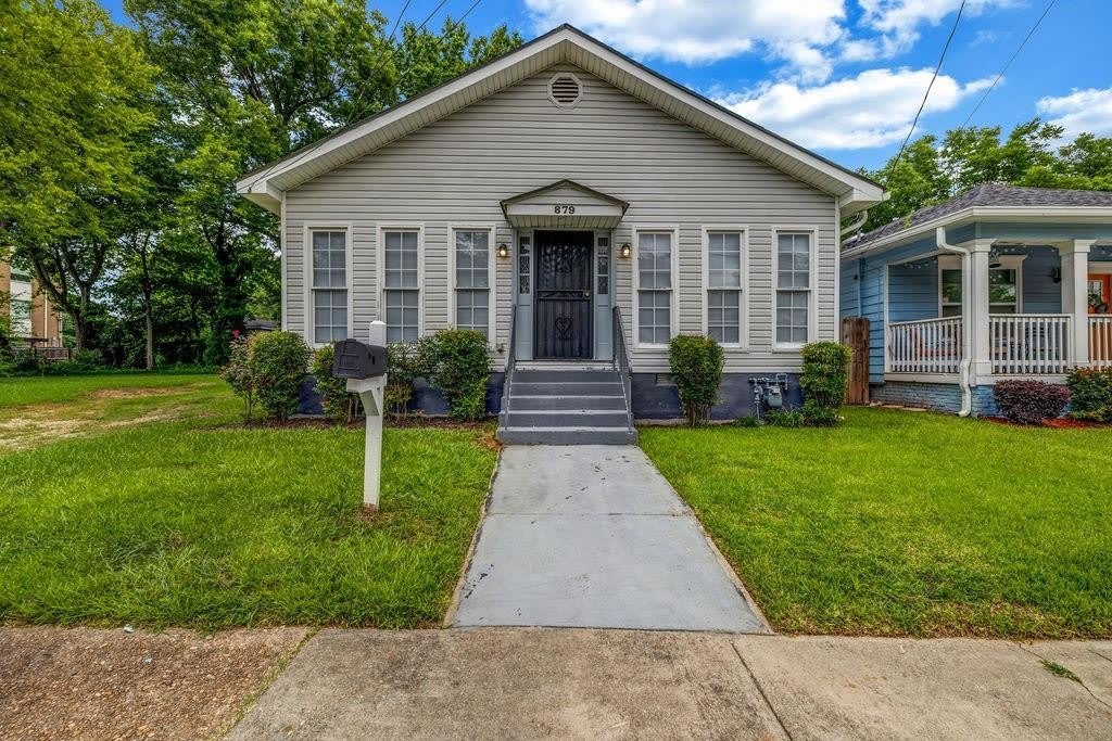 879 Spencer Street NW