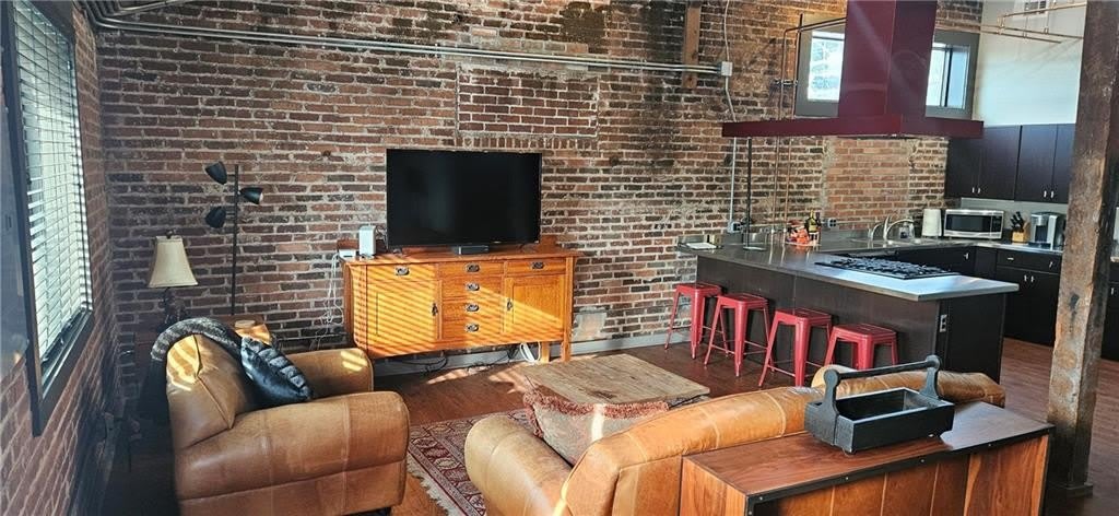 693  W North  ST Unit #2