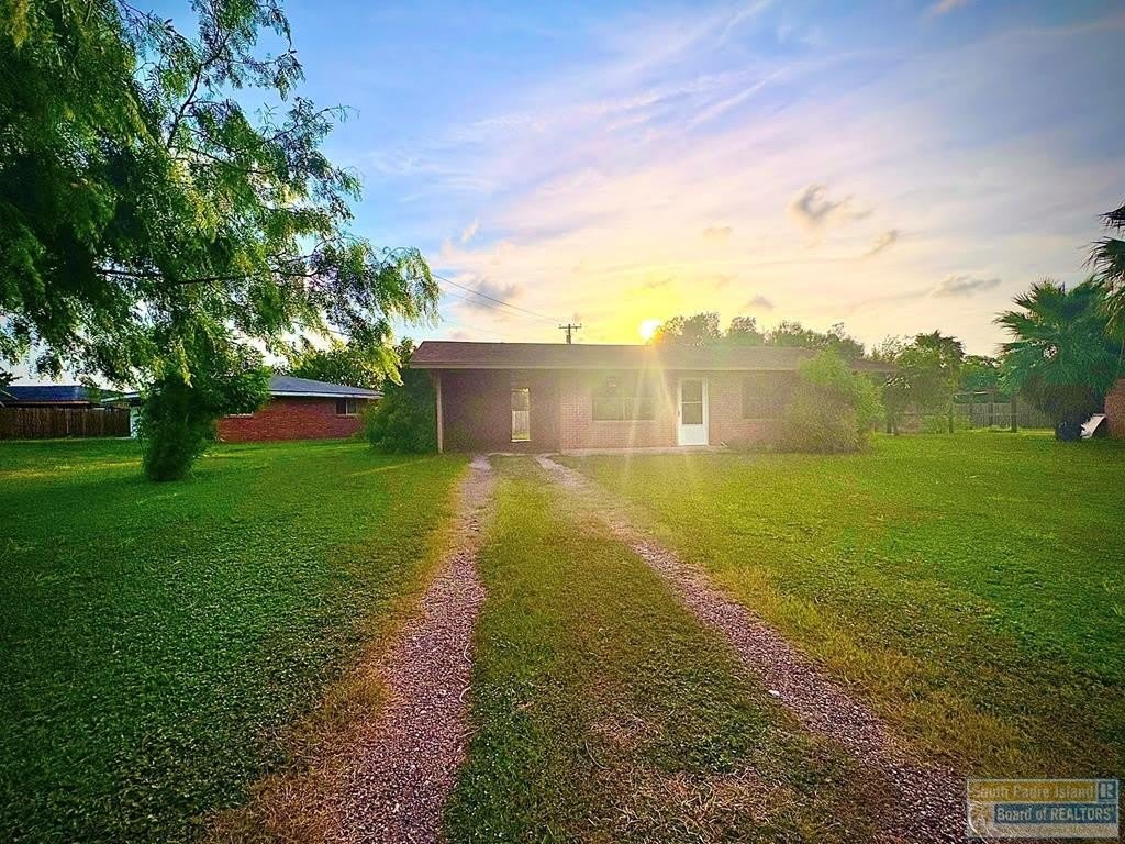 427 David Cuervo St.