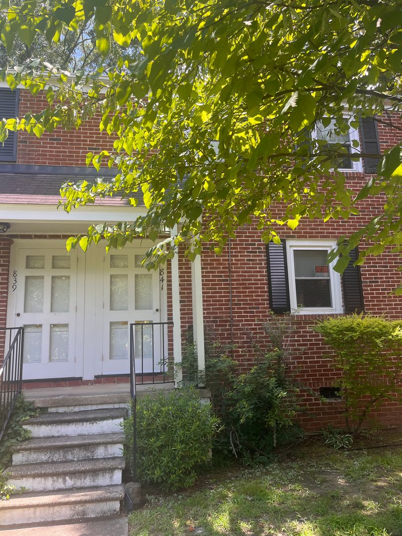 Great Location- 2 br/1.5 Bath Townhome - $200.00 Admin Fee Waived for Approved Applications