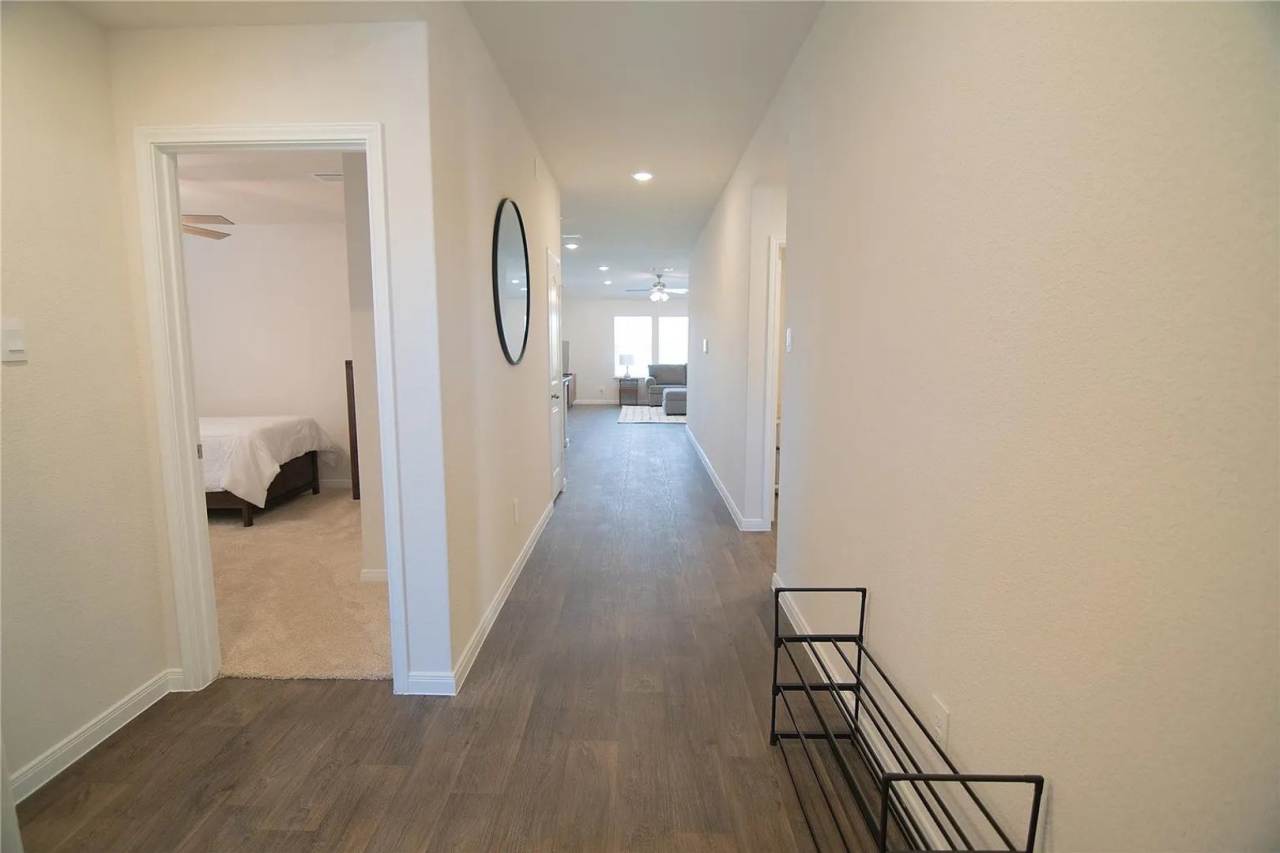 Room in 4 Bedroom Home at Briggs Ln