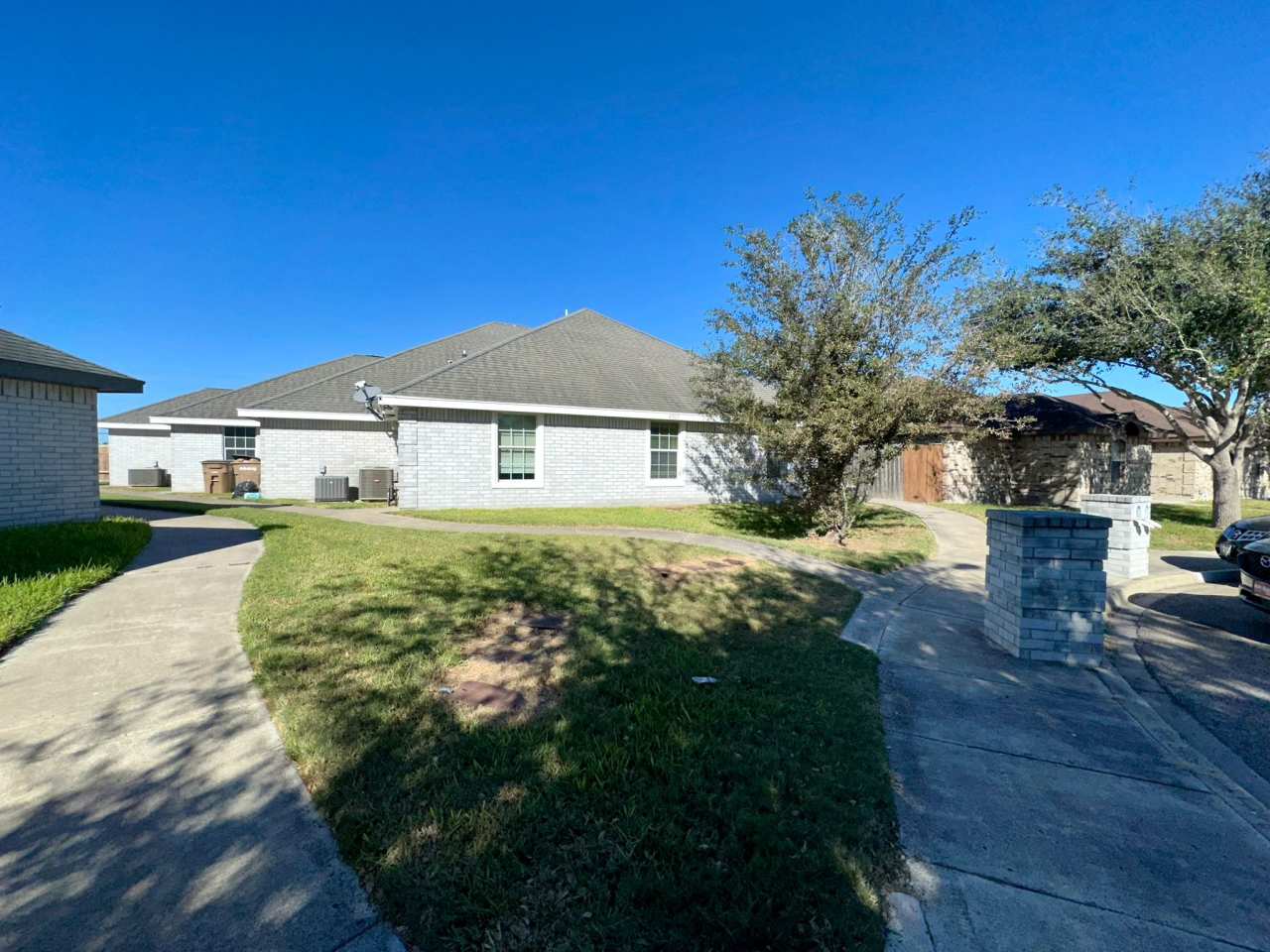 4307 W La Guardia Ln