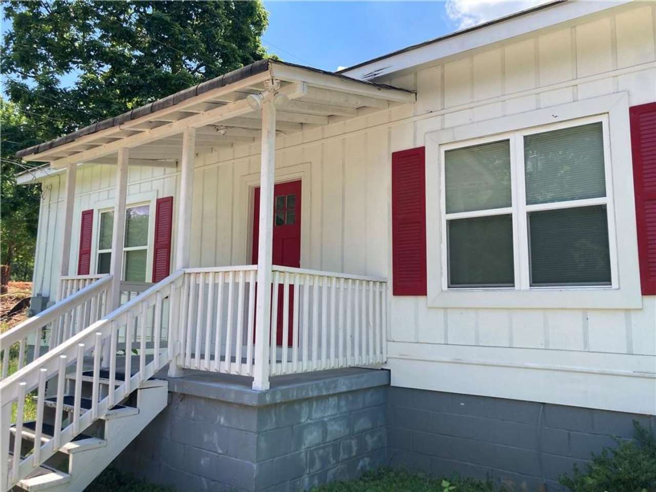 2 bedroom 1 bath single family home