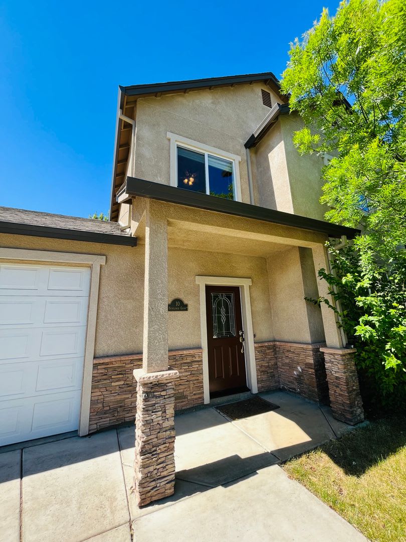 Available Soon! Beautiful House on a Cul-De-Sac