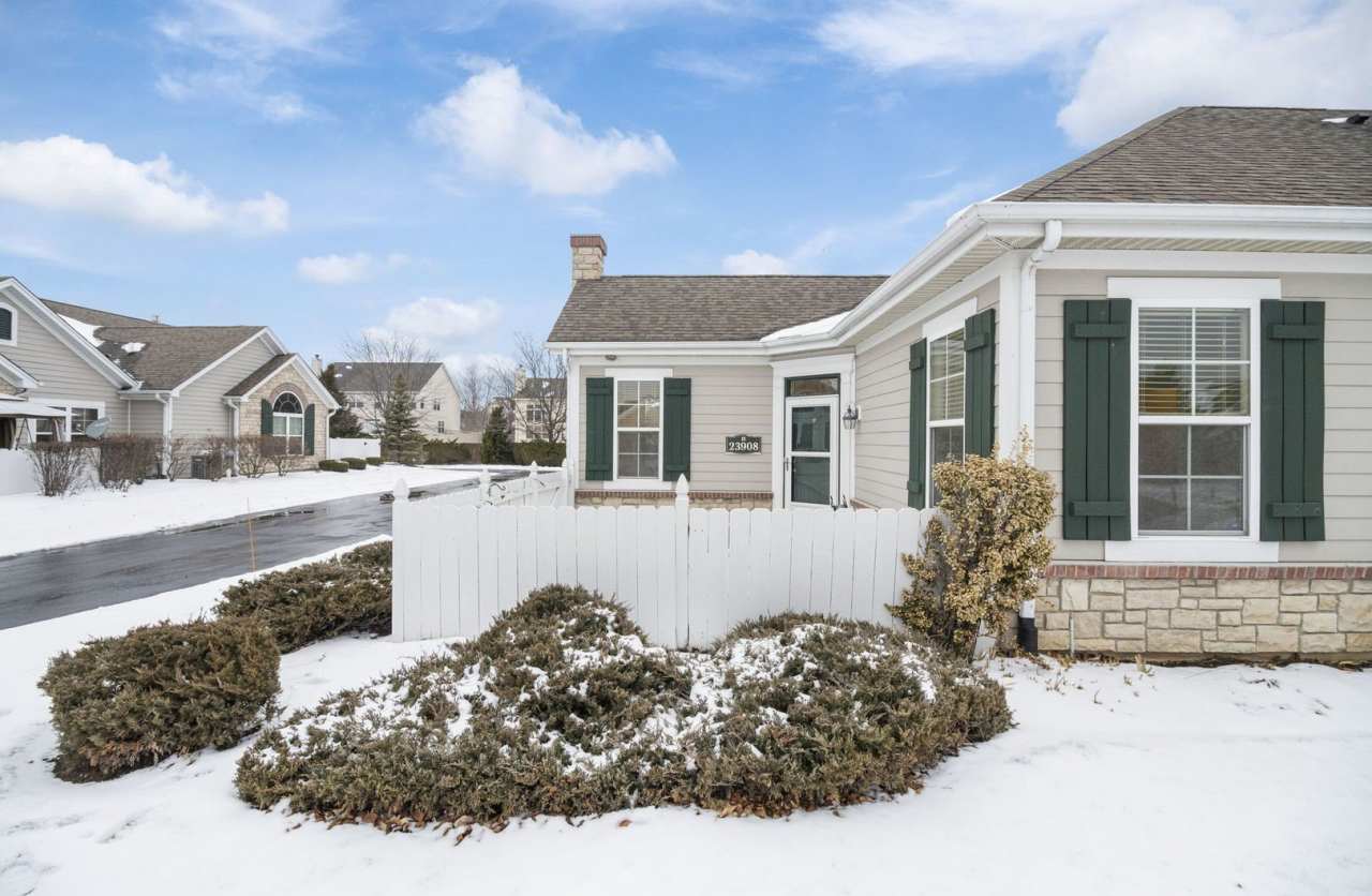 23908 W Dayfield Drive