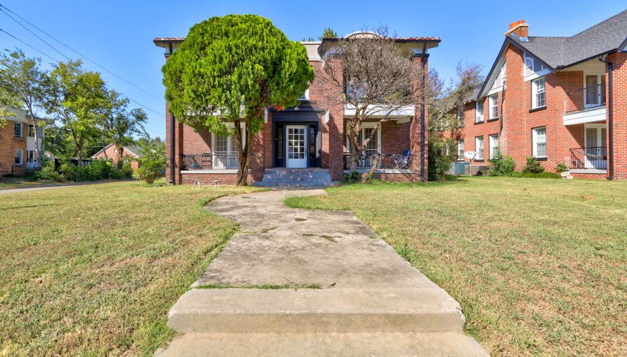 1 bedroom, 1 bath apartment!