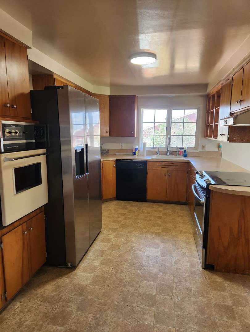 West Valley 3 bedroom country home with 3 bay shop