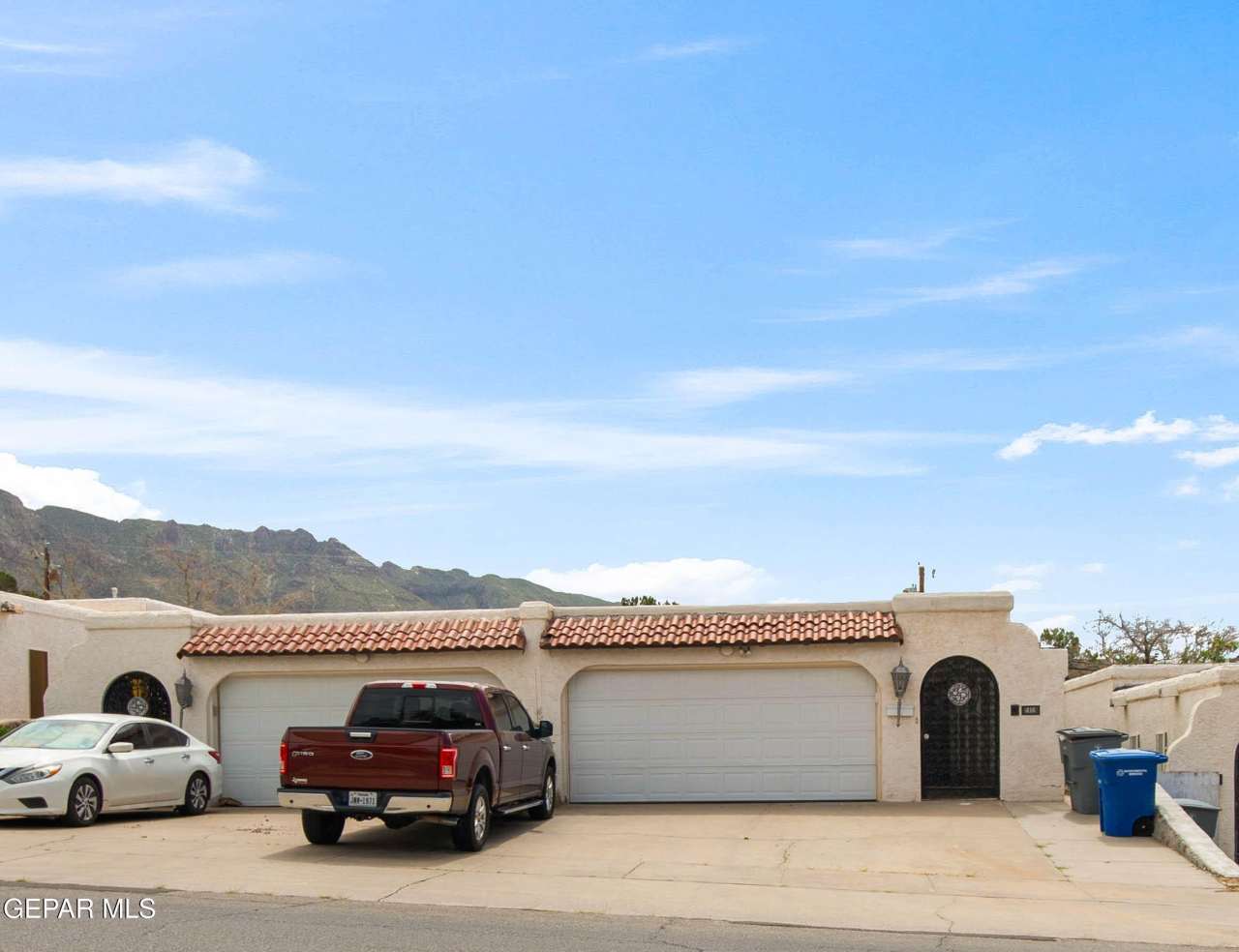 316 THUNDERBIRD Drive