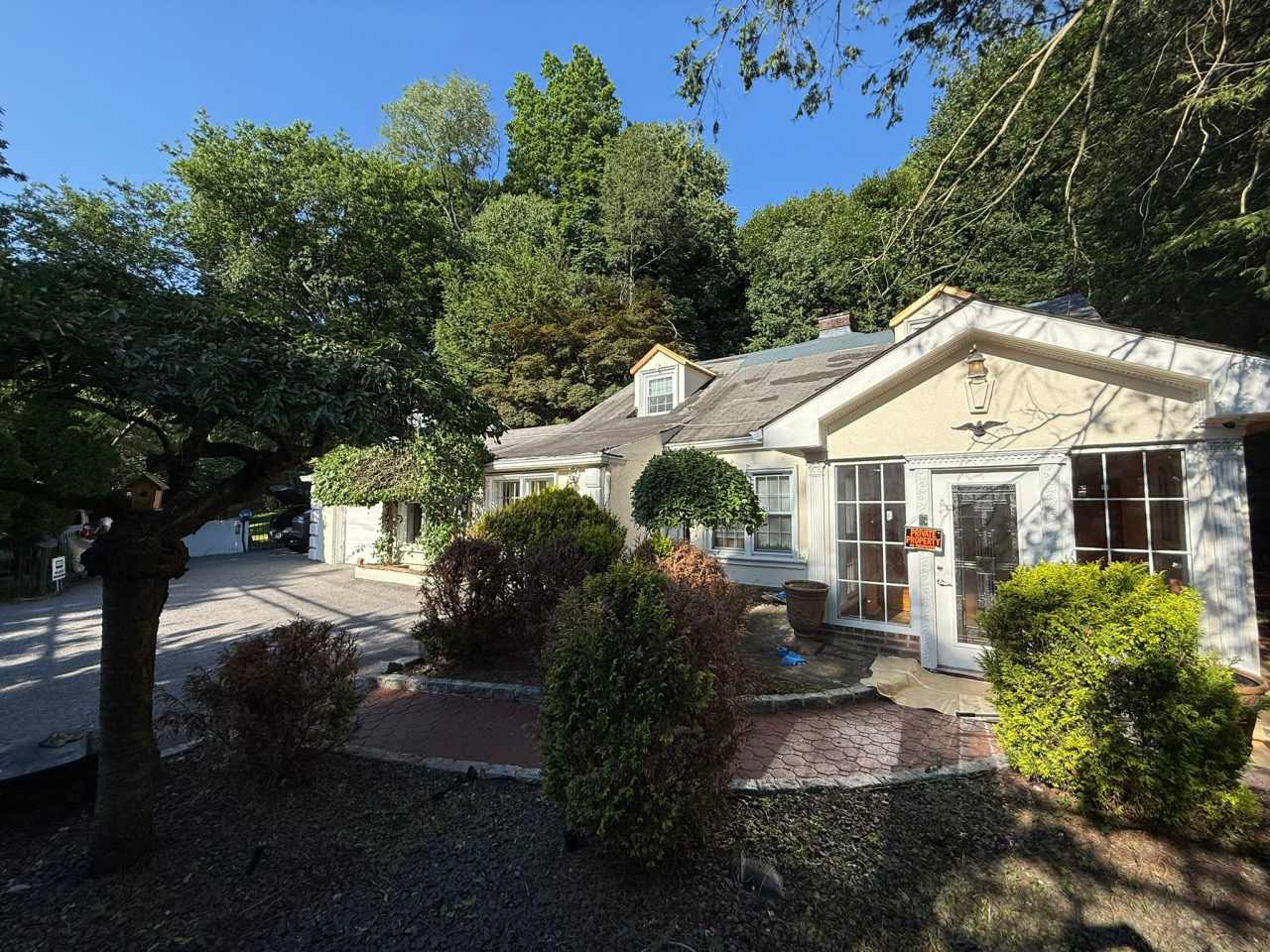 445 West Hartsdale Avenue