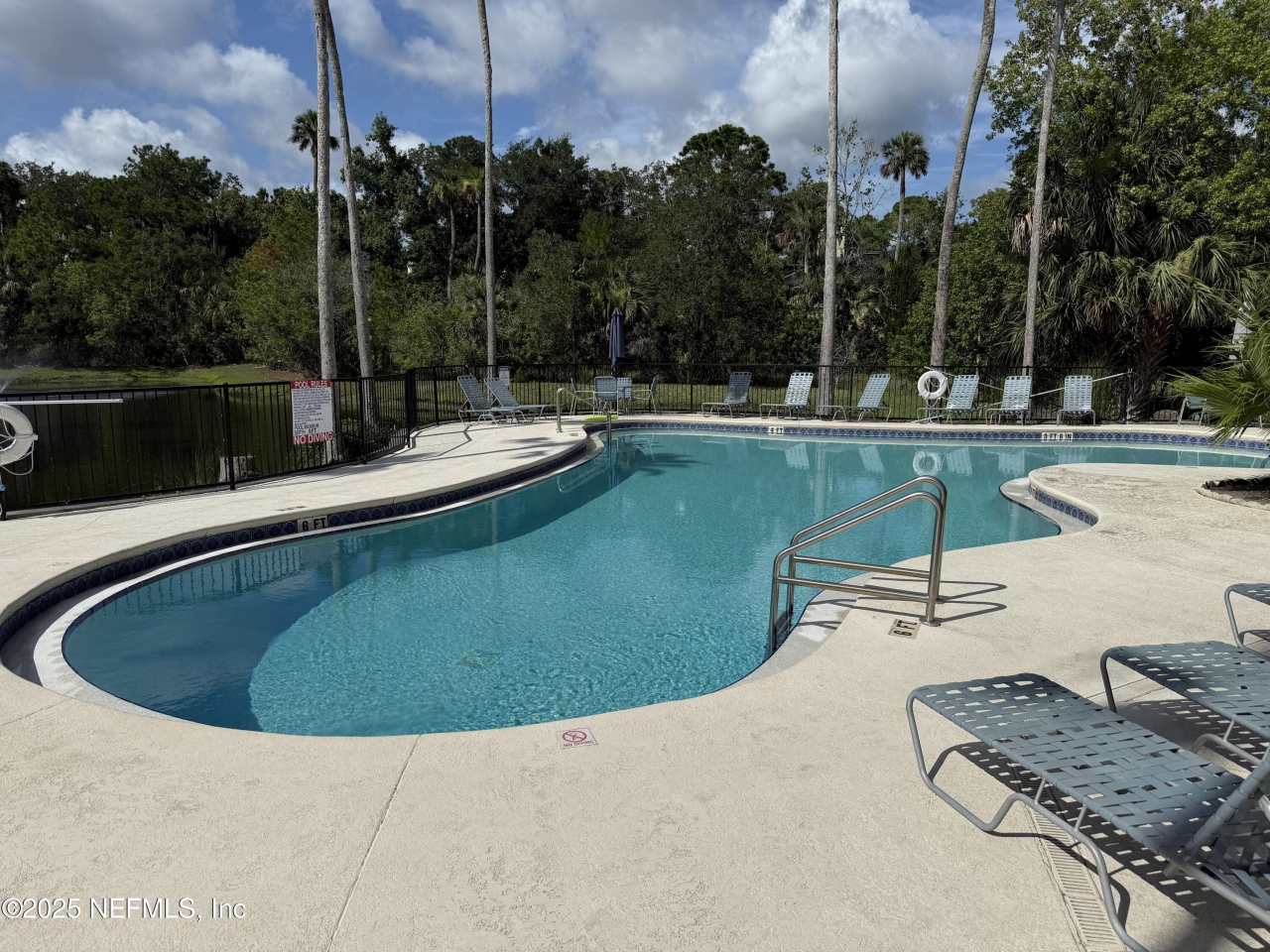 1800 THE GREENS Way unit: 1902