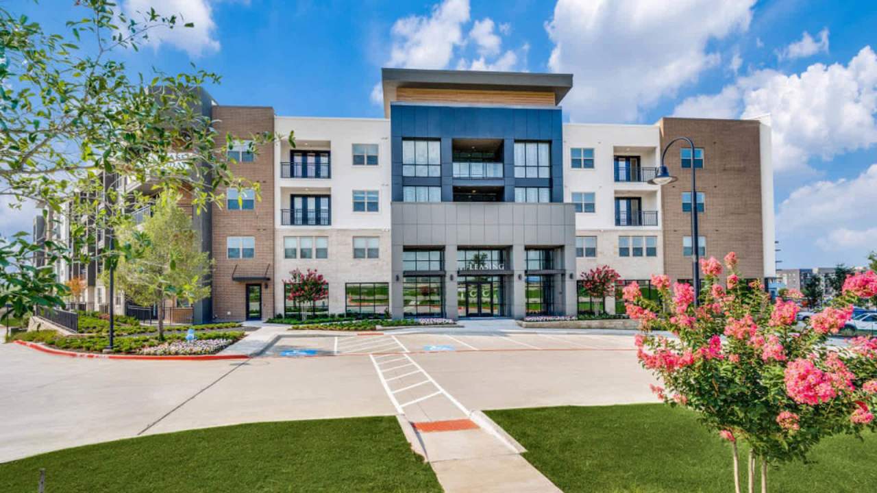 Olivian at the Realm Apartments