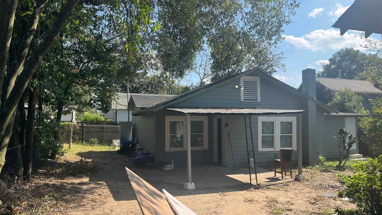 2015 Grayson Street B