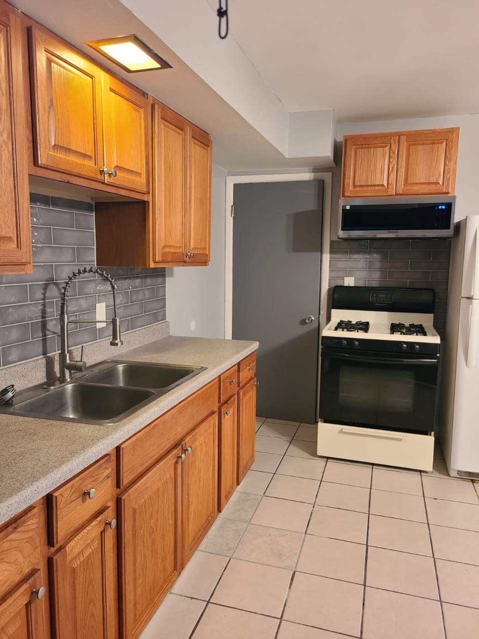 905 North Meadows CourtA