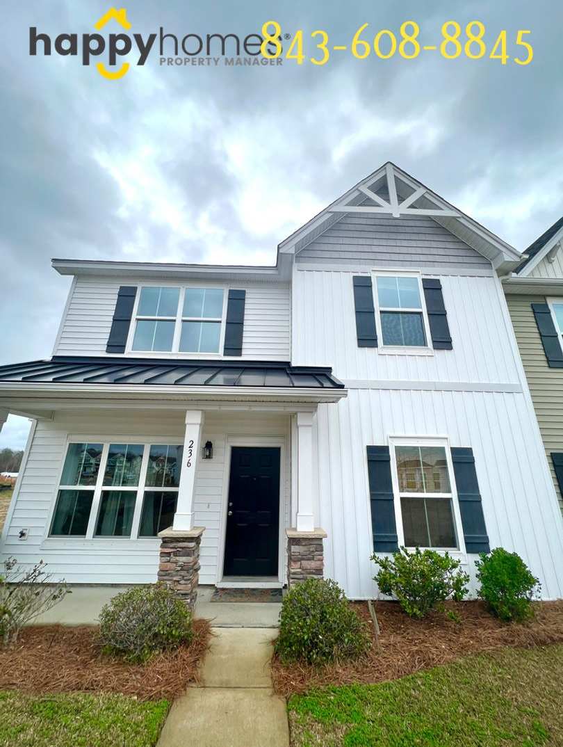 3/2.5 Townhome located in the Landings at Montague in Goose Creek!