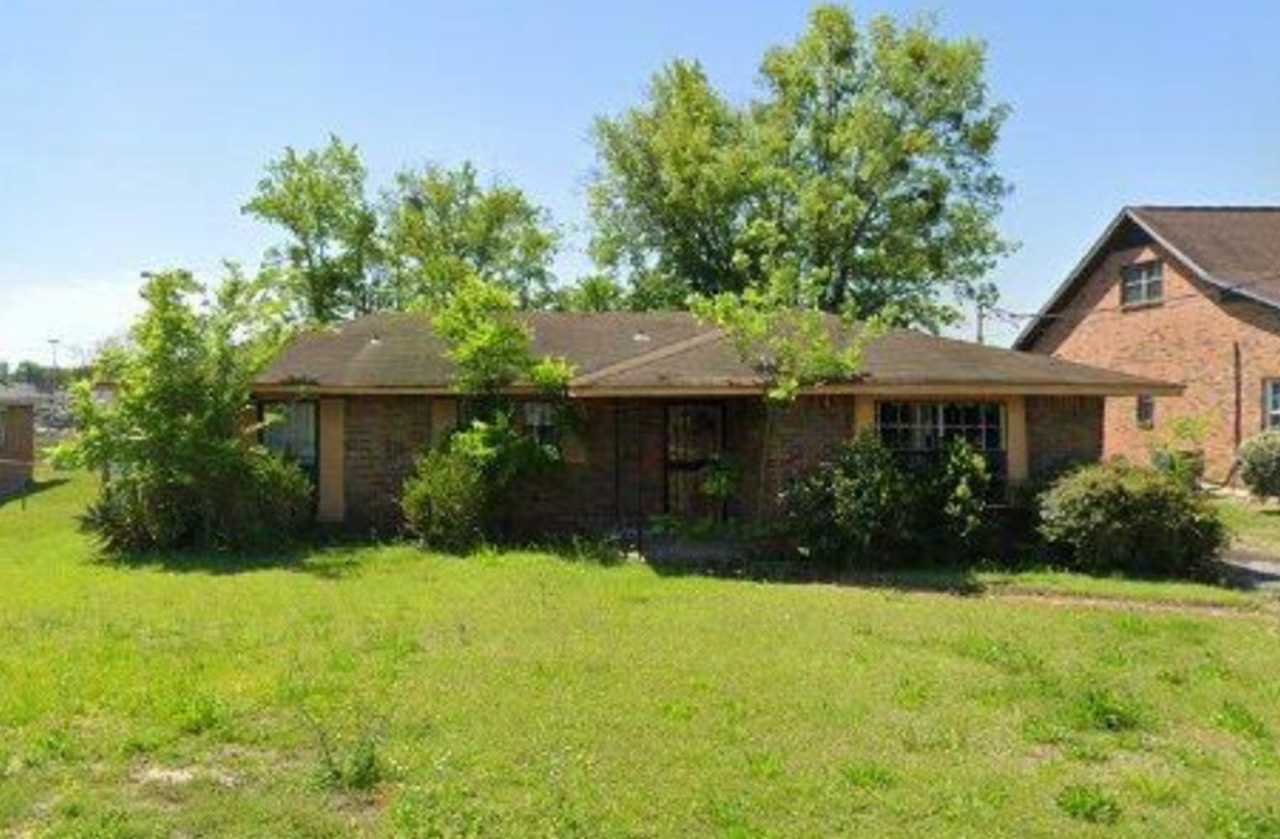 Spacious 4 Bed/2 Bath Single Family Home in Montgomery, AL - $1650/mo