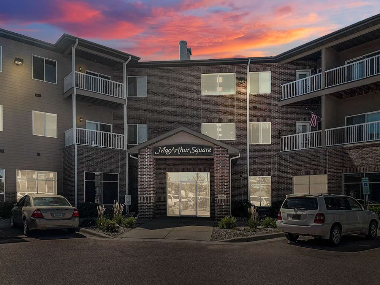 MacArthur Square Apartments