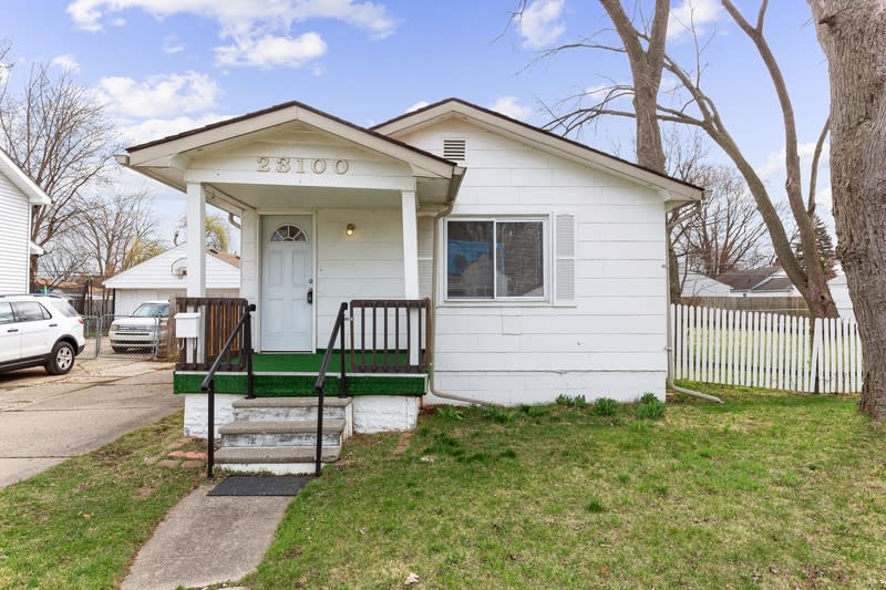 23100 Shakespeare Avenue