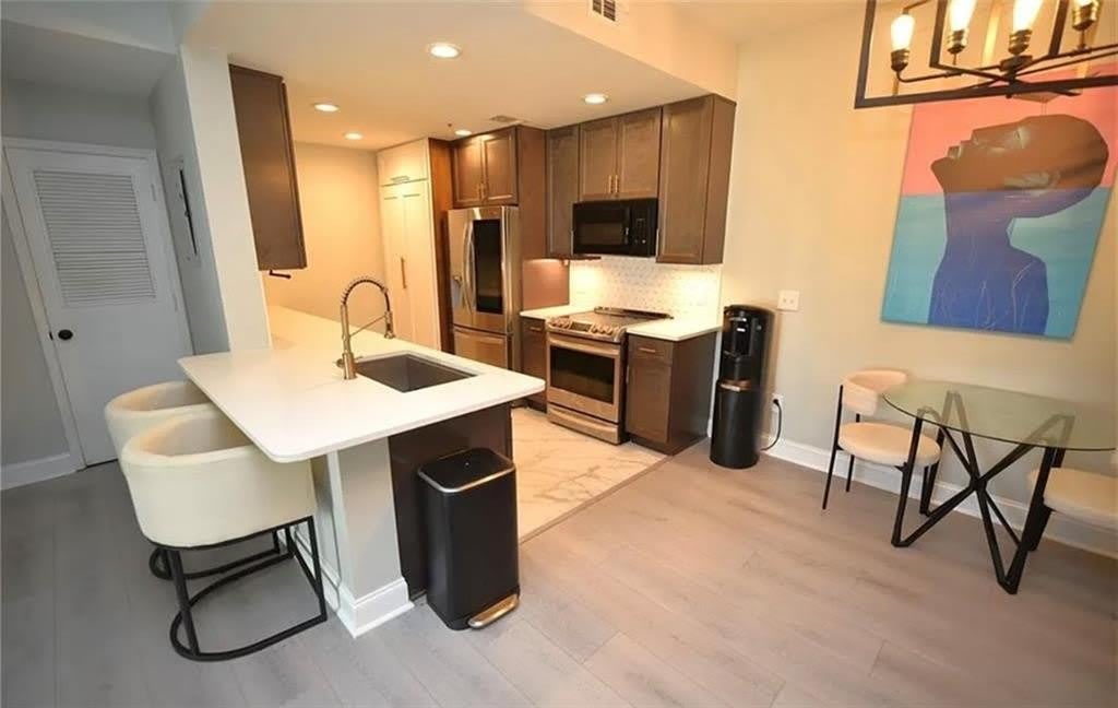 1074 Peachtree Walk NE