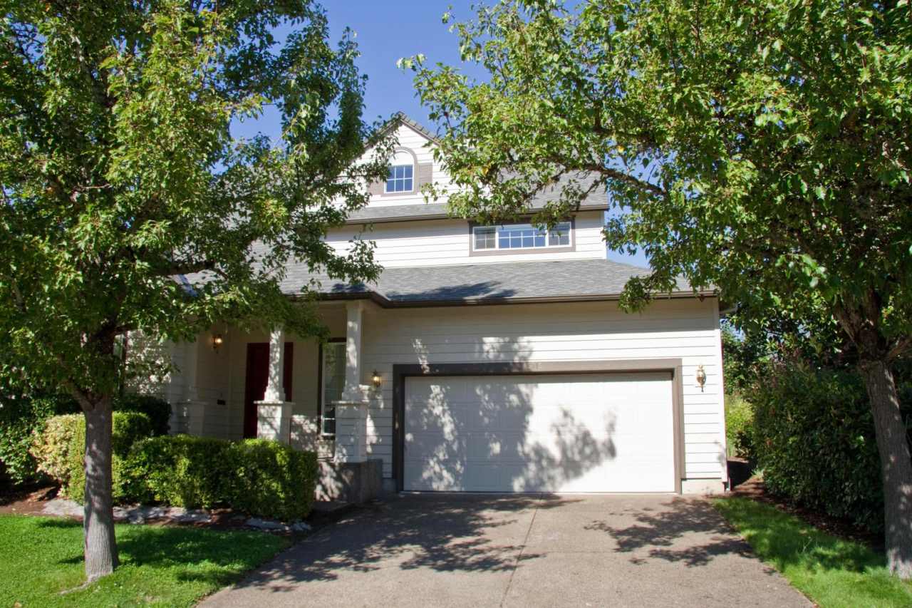 Fantastic Bethany Home with Attached Garage, Private Back Yard