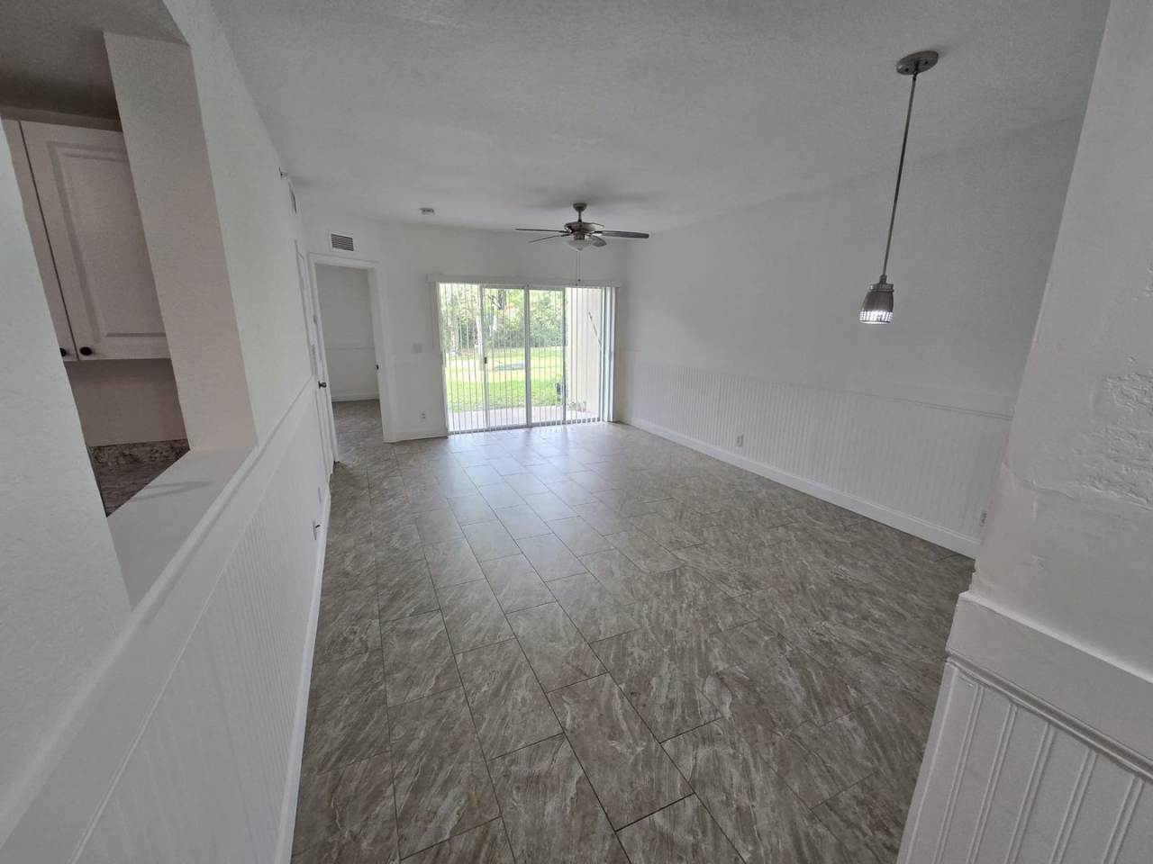 Spacious 3BR Townhome in Golden Lakes community, West Palm Beach