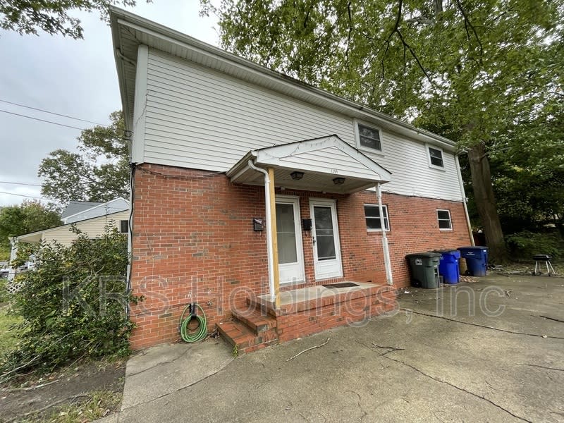 1209 Hullview Avenue Unit A