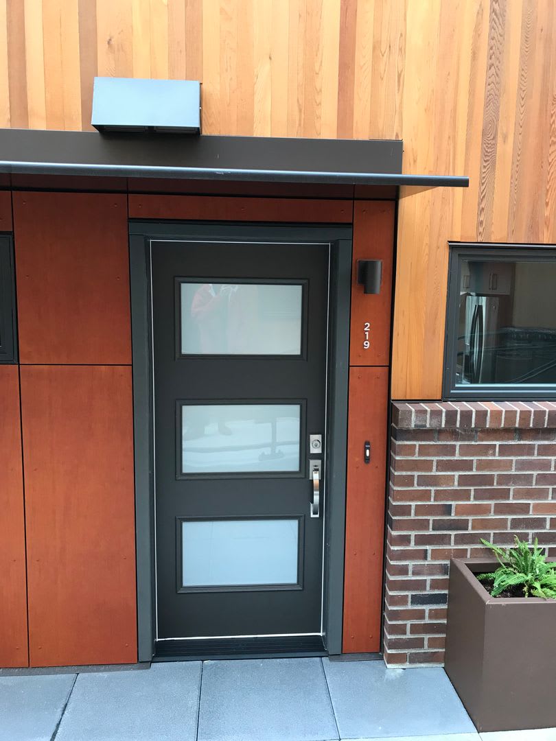 Newer 2 bed / 2.5 bath condo in Bryant Heights.