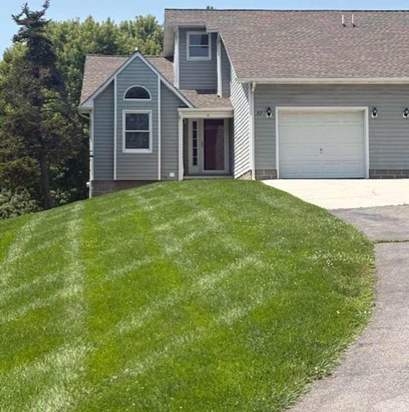 3 bed, 2 bath condo ready for move-in.
