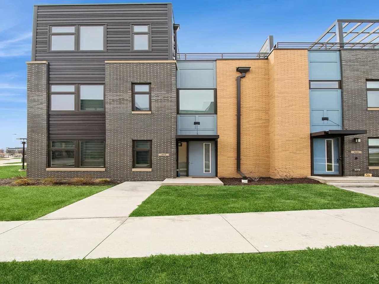 Luxurious 3-Bedroom, 2-Bathroom Townhouse – Des Moines