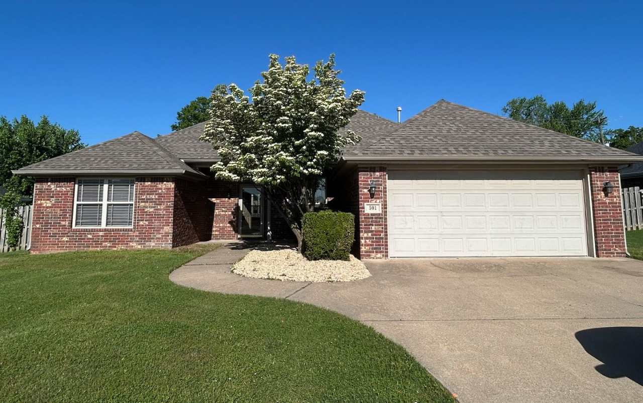 Spacious 4-Bedroom Home in Prime Centerton Location