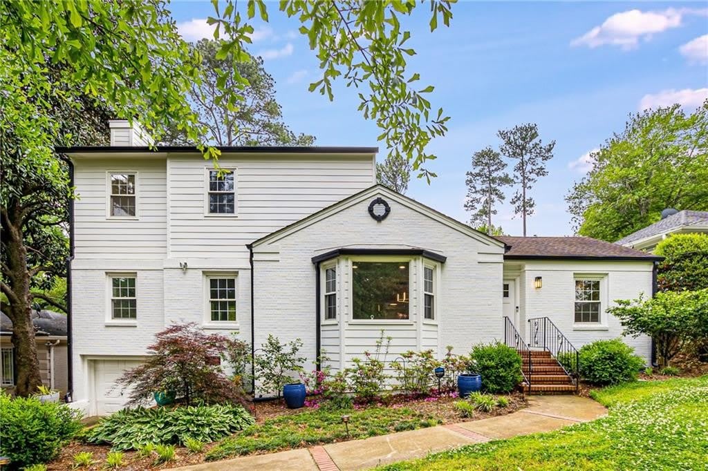 1235 Spring Valley Lane NE