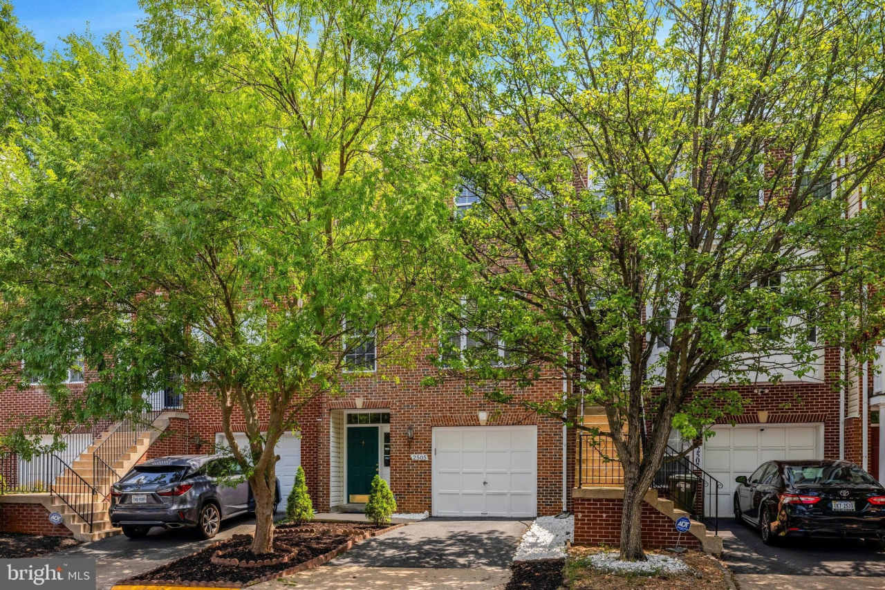 2505 JAMES MADISON Circle