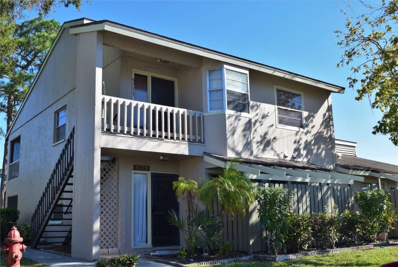 5775 SUMMER SIDE LANE