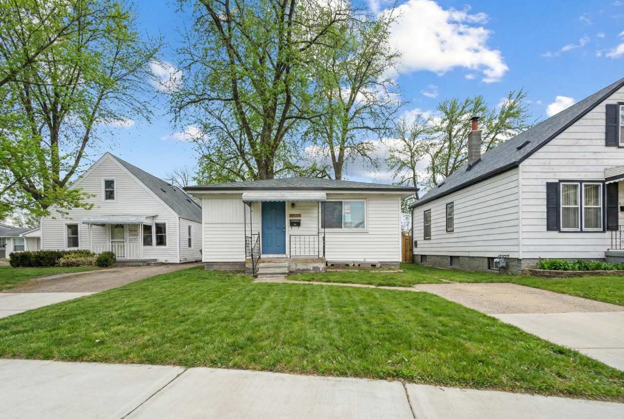 Newly Renovated 3-Bedroom Warren Home for Lease!